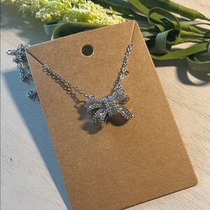 Bow necklace